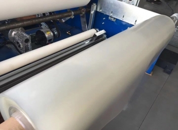 Lý do màng CPE cuộn được ưa chuộng trong ngành đóng gói cao cấp